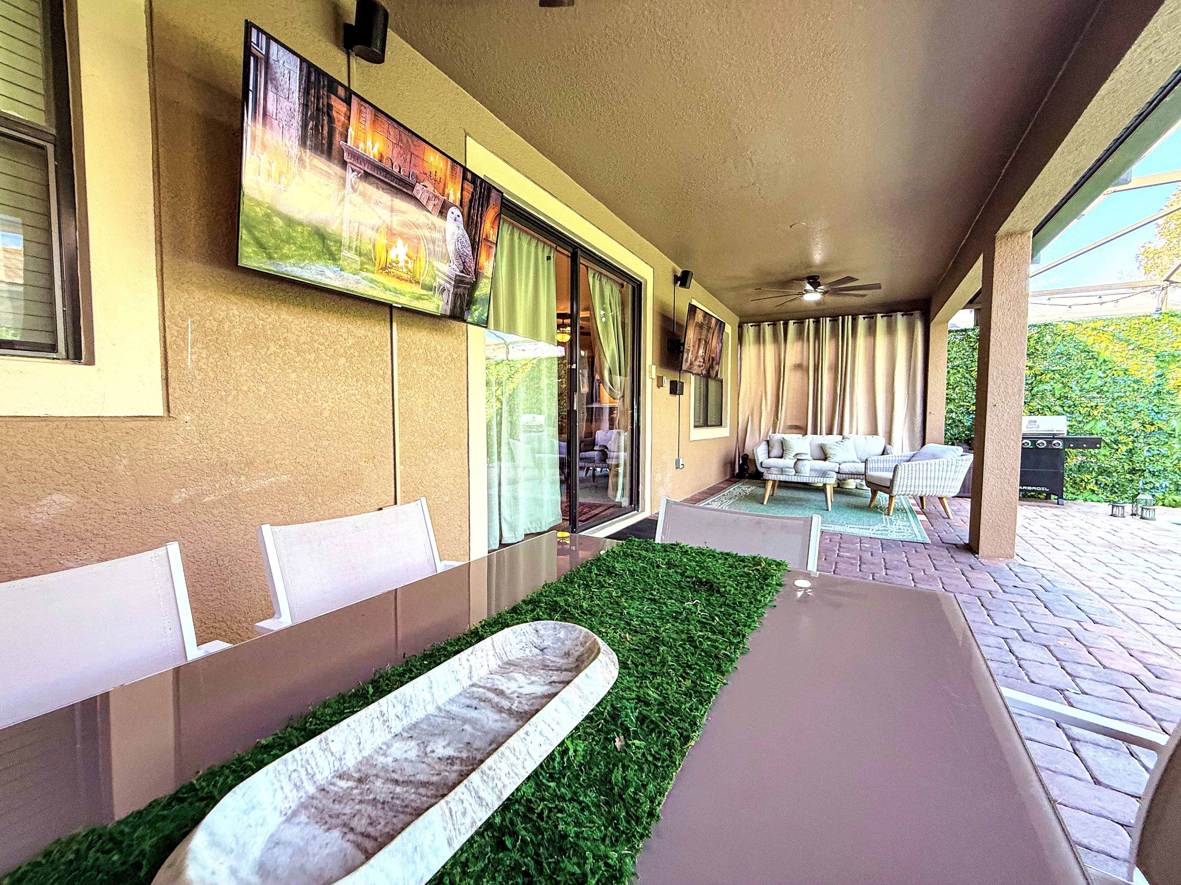 Dual Samsung 4K TVs, dual Sonos speakers with AirPlay and Bluetooth — two separa