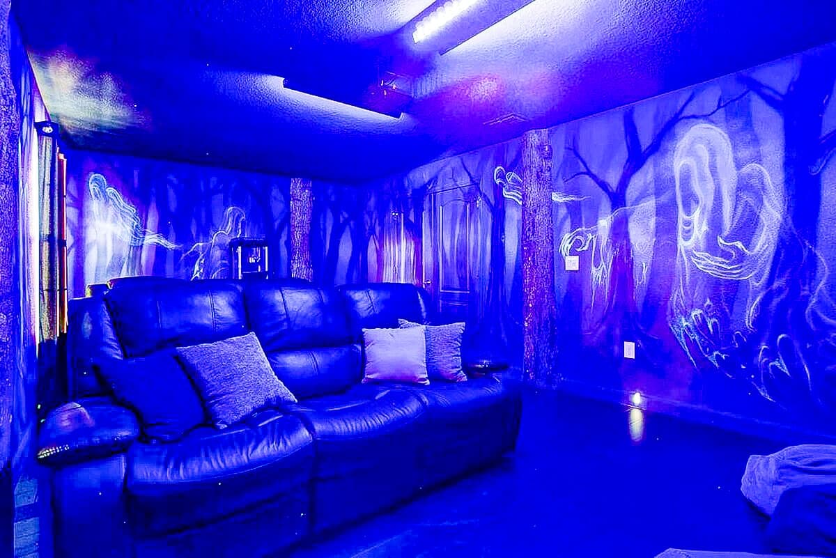 Private Cinema — UV Blacklight